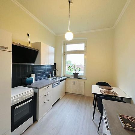 2 Schlafzimmer Waschenspuelmaschine Duisburg Exterior foto