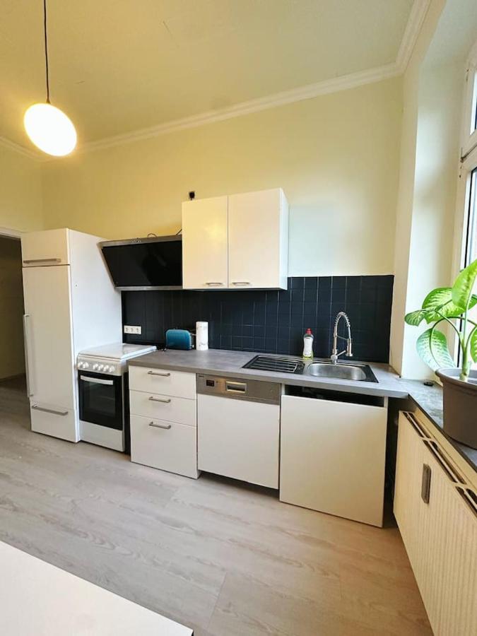 2 Schlafzimmer Waschenspuelmaschine Duisburg Exterior foto